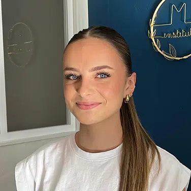 Elyna, esthéticienne en apprentissage chez M Institut à Bédée